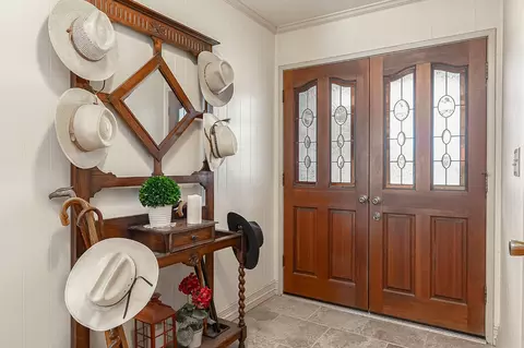 Entry Way - 4806 Hammett Rd, Modesto, CA 95358 photo 1 of 2