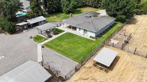 Exterior - 4806 Hammett Rd, Modesto, CA 95358 photo 12 of 13