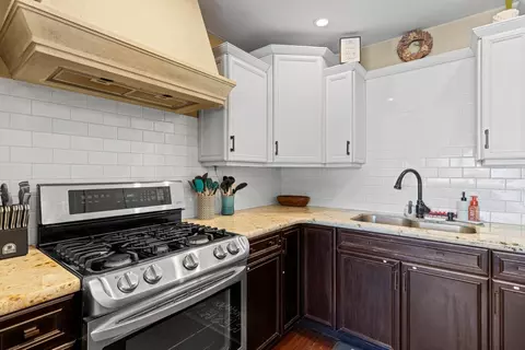 Kitchen - 5225 5th St, Rocklin, CA 95677 photo 2 of 5