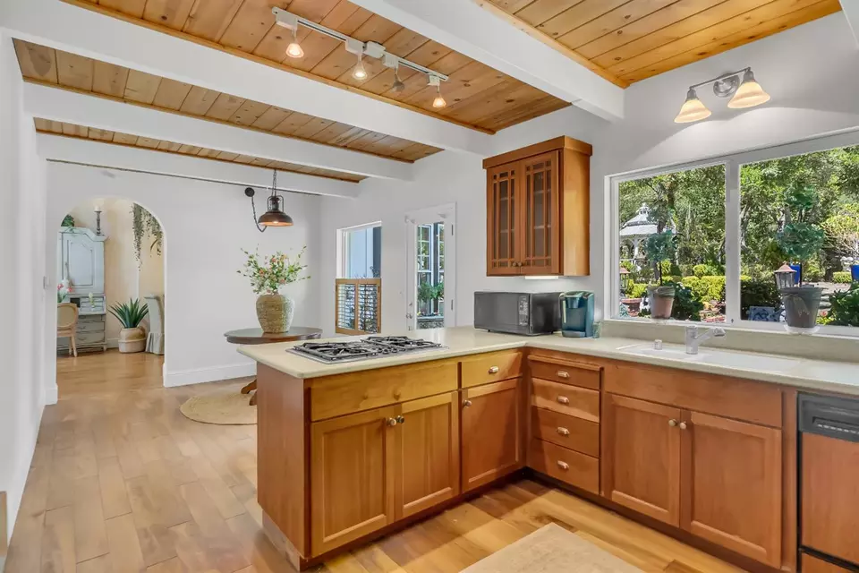 Kitchen - 800 Rebecca Dr, Boulder Creek, CA 95006 photo 2 of 4