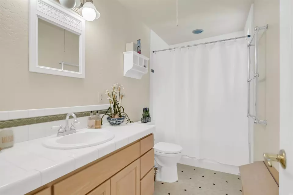 Bath - 800 Rebecca Dr, Boulder Creek, CA 95006 photo 3 of 3