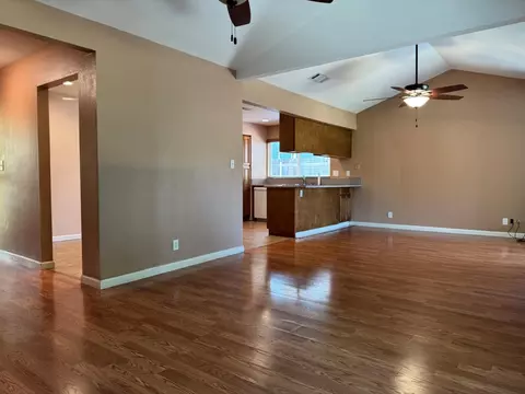 1353 Villa Dr, Merced, CA 95340 photo 3