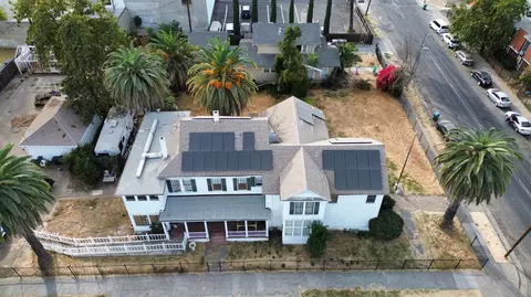 548 E Park St, Stockton, CA 95202