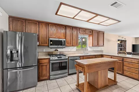 Kitchen - 2043 Poland Rd, Modesto, CA 95358 photo 4 of 4