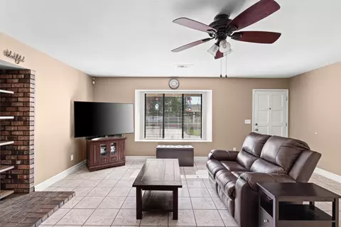 Living - 2043 Poland Rd, Modesto, CA 95358 photo 3 of 3