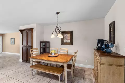 Dining - 2043 Poland Rd, Modesto, CA 95358 photo 2 of 4