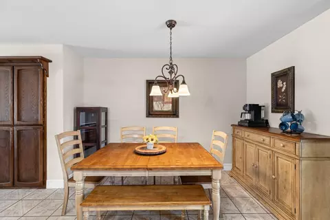 Dining - 2043 Poland Rd, Modesto, CA 95358 photo 3 of 4