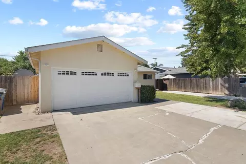 1904 Hunt Ave, Modesto, CA 95350 photo 2