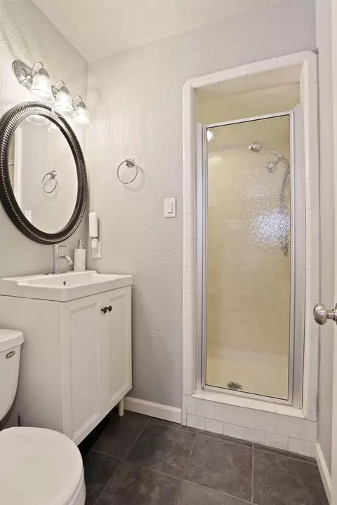 Bath - 1133 S Orange Ave, Lodi, CA 95240 photo 3 of 3