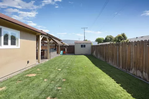 Exterior - 1133 S Orange Ave, Lodi, CA 95240 photo 9 of 11