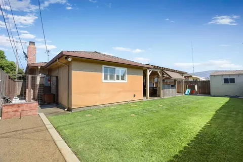 Exterior - 1133 S Orange Ave, Lodi, CA 95240 photo 11 of 11
