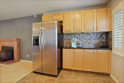 Kitchen - 1133 S Orange Ave, Lodi, CA 95240 photo 7 of 8