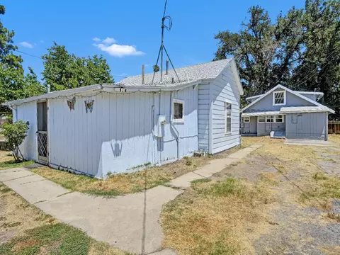 Exterior - 613 14th St, Modesto, CA 95354 photo 3 of 5