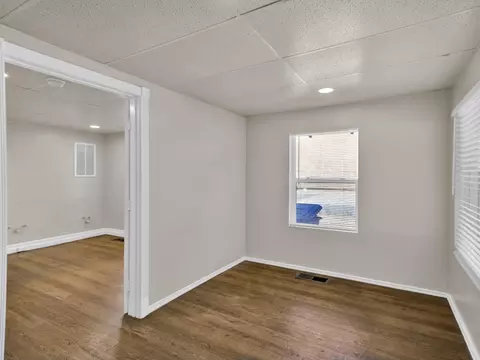 Living - 613 14th St, Modesto, CA 95354 photo 1 of 6