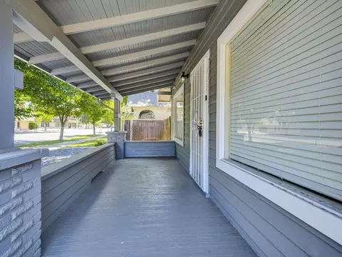 Exterior - 613 14th St, Modesto, CA 95354 photo 2 of 5