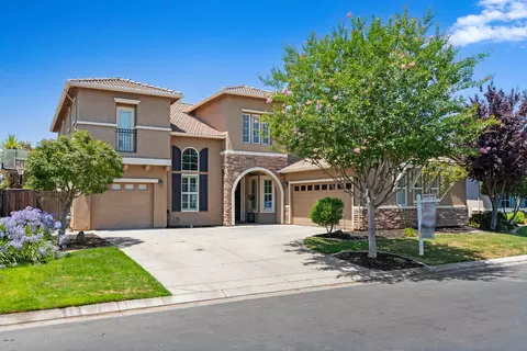 3021 Edgeview Dr, Modesto, CA 95355 photo 2