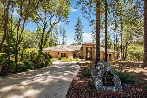17045 Winchester Club Dr, Meadow Vista, CA 95722