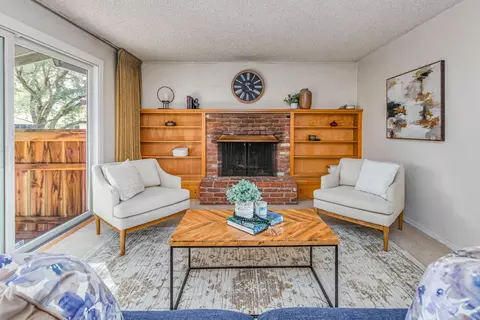 Living - 1510 Barnett Cir, Carmichael, CA 95608 photo 4 of 5