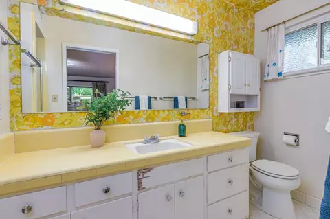 Bath - 1510 Barnett Cir, Carmichael, CA 95608 photo 1 of 4