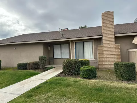 6804 Half Moon Dr, Bakersfield, CA 93309