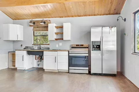 Kitchen - 24148 Ox Bow Ln N, Sonora, CA 95370 photo 1 of 1
