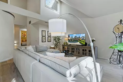 Living - 1132 Rivergate Dr #13, Lodi, CA 95240 photo 5 of 7
