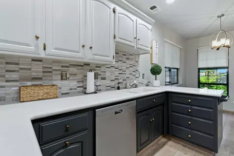 Kitchen - 1132 Rivergate Dr #13, Lodi, CA 95240 photo 4 of 6