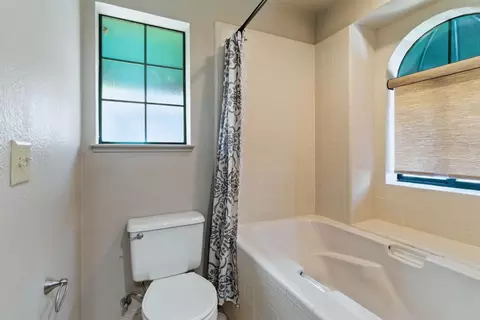 Bath - 1132 Rivergate Dr #13, Lodi, CA 95240 photo 4 of 6