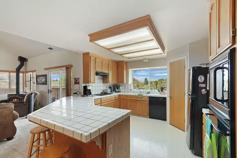 Kitchen - 17 Chukar Dr, Wallace, CA 95254 photo 4 of 4