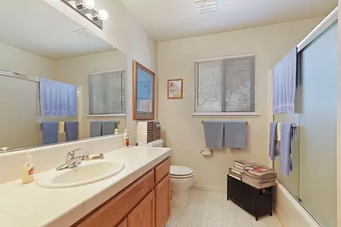 Bath - 17 Chukar Dr, Wallace, CA 95254 photo 1 of 3