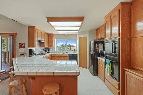 Kitchen - 17 Chukar Dr, Wallace, CA 95254 photo 2 of 4