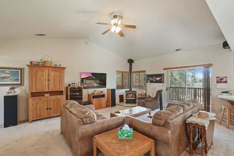 Living - 17 Chukar Dr, Wallace, CA 95254 photo 2 of 4