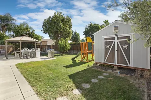 Exterior - 1600 Smokey Ln, Tracy, CA 95376 photo 10 of 13