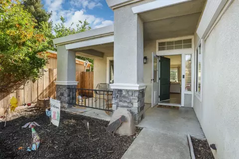 Exterior - 1600 Smokey Ln, Tracy, CA 95376 photo 5 of 13
