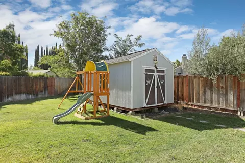 Exterior - 1600 Smokey Ln, Tracy, CA 95376 photo 11 of 13