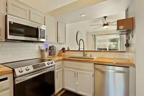Kitchen - 1600 Smokey Ln, Tracy, CA 95376 photo 5 of 5
