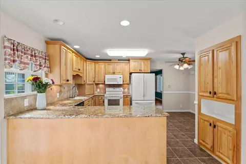 406 Whitney St, Lodi, CA 95242 photo 6