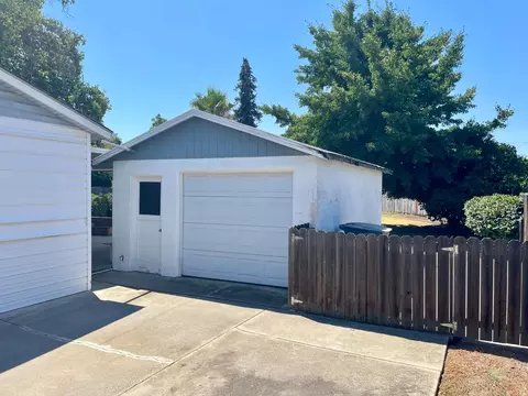 2017 Edmart St, Escalon, CA 95320 photo 8