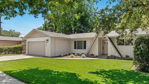 917 Rose Ave, Modesto, CA 95355 photo 2