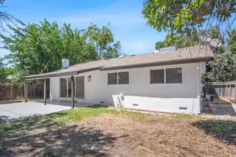 Exterior - 1536 Hialeah Dr, Modesto, CA 95350 photo 4 of 6