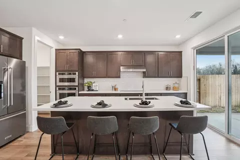 903 Porter Dr, Roseville, CA 95678