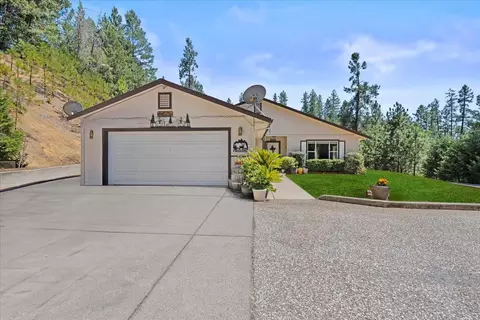 Exterior - 397 Washington Irving Dr, Colfax, CA 95713 photo 2 of 5