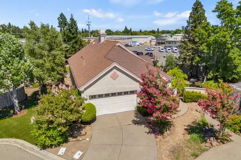 View/Area - 5127 Walnut Pointe Ln, Carmichael, CA 95608 photo 3 of 6