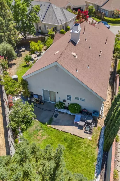 View/Area - 5127 Walnut Pointe Ln, Carmichael, CA 95608 photo 5 of 6