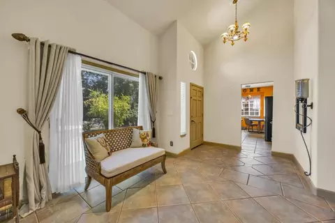Entry Way - 5127 Walnut Pointe Ln, Carmichael, CA 95608 photo 1 of 4