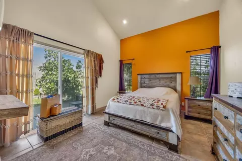 Bedroom - 5127 Walnut Pointe Ln, Carmichael, CA 95608 photo 4 of 6
