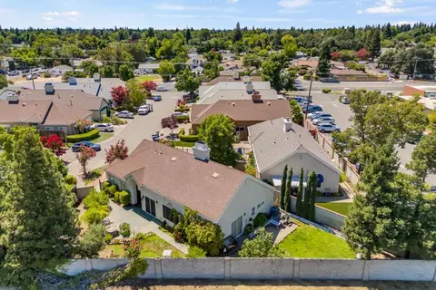 View/Area - 5127 Walnut Pointe Ln, Carmichael, CA 95608 photo 4 of 6