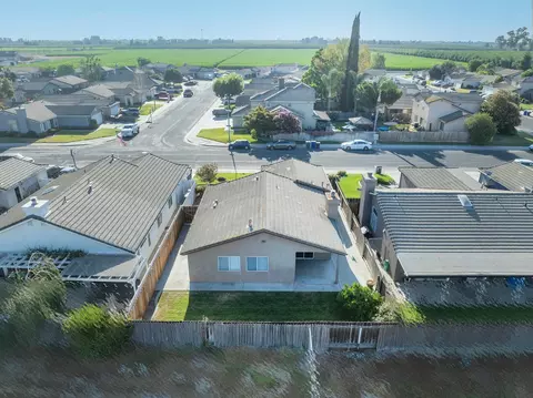 8335 Bridgeport Dr, Hilmar, CA 95324 photo 5