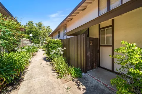 Exterior - 5511 Roundtree Dr #E, Concord, CA 94521 photo 5 of 6