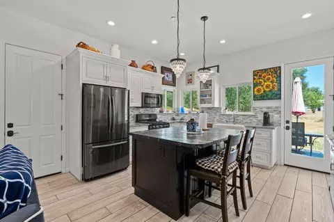 Kitchen - 3801 Val Verde Rd, Loomis, CA 95650 photo 4 of 6